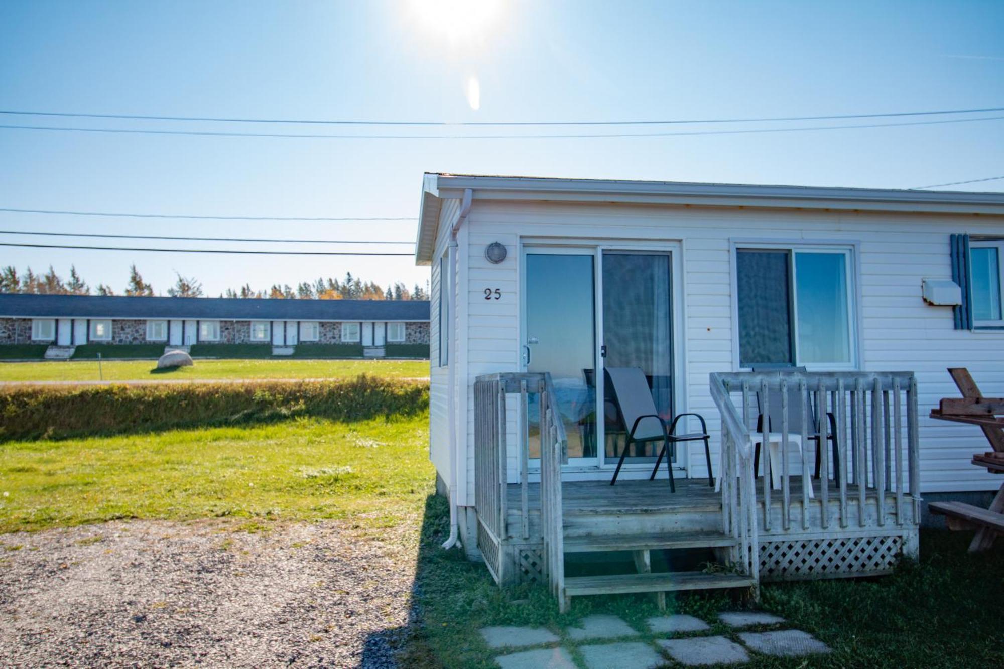 Motel De La Mer Rimouski Exterior photo